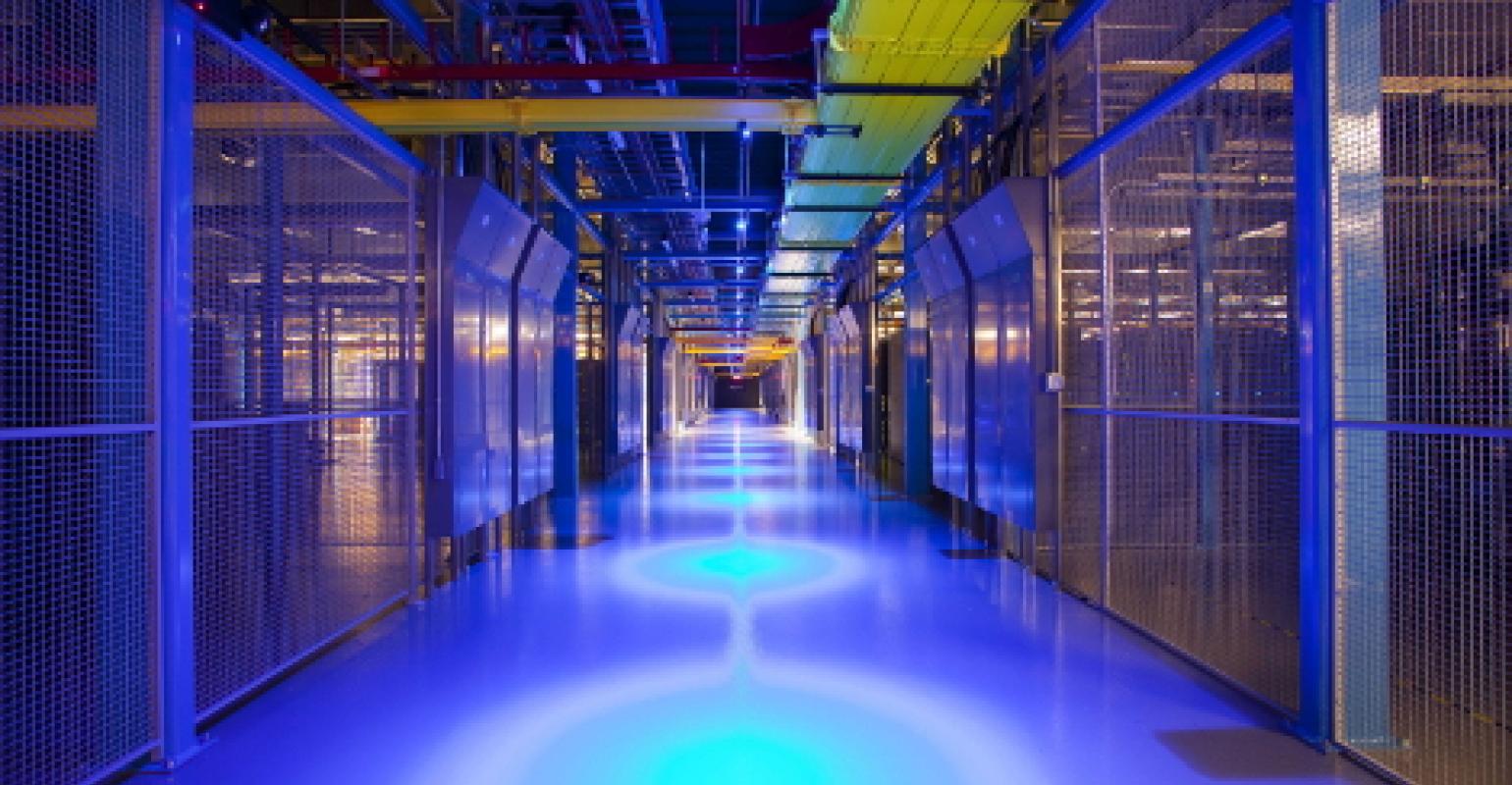 625d03e35d6cc.jpg 恒訊科技的日本機房位于:東京數據中心.jpg